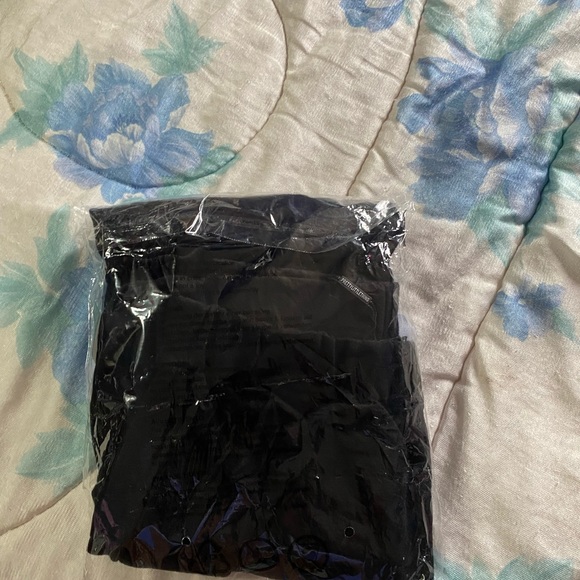 Boohoo NWT Shape Black Elastic Bottom Joggers - Picture 4 of 5